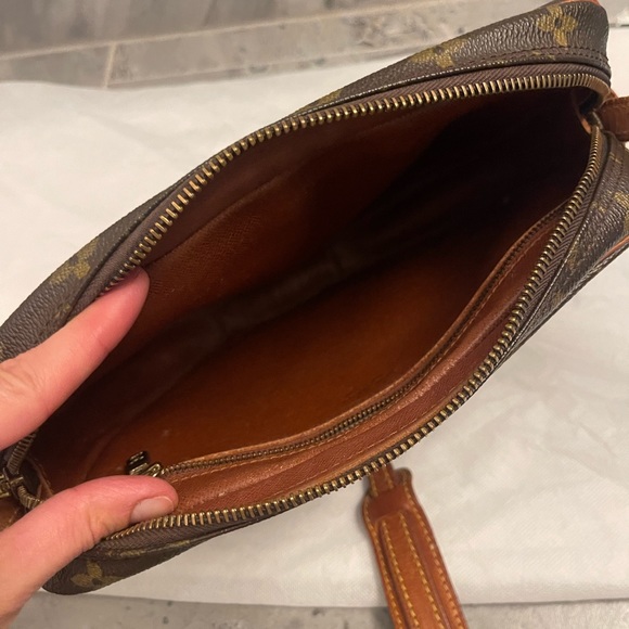 Louis Vuitton - Picture 8 of 10